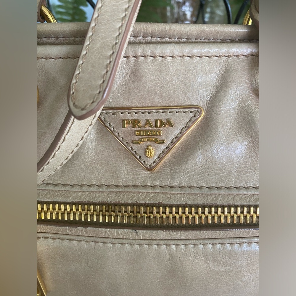 PRADA Vitello Leather Lux Satchel W/COA and Prada Authenticity - Picture 2 of 16